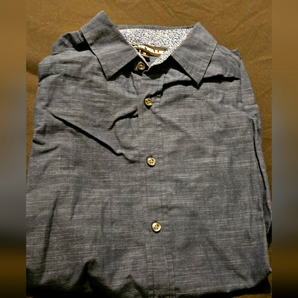 Men's Airwalk blue button up shirt